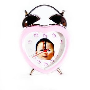 Image of Sveglia orologio forma cuore colore rosa con bambino - Sveglia Orologio Forma Cuore Colore Rosa con Bambino